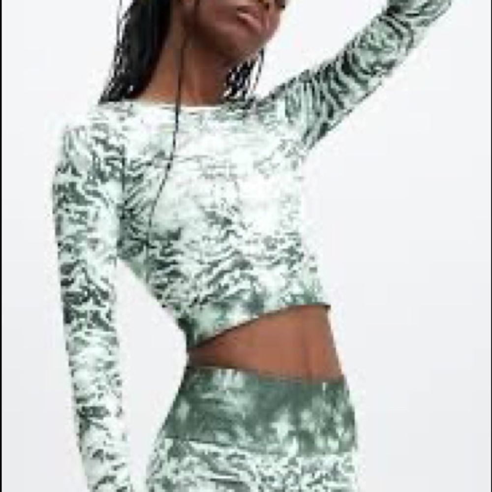 Fabletics Mari Jaquard Tiger Seamless Crop Top XL Long Sleeve